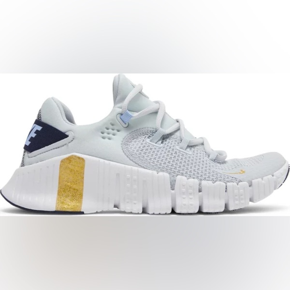 Wmns Free Metcon 4 'Pure Platinum Metallic Gold Coin’ - Size 7.5